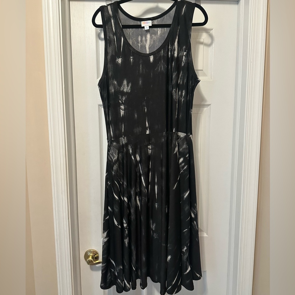 LuLaRoe, Nikki dress black and white tie-dye pattern with pockets